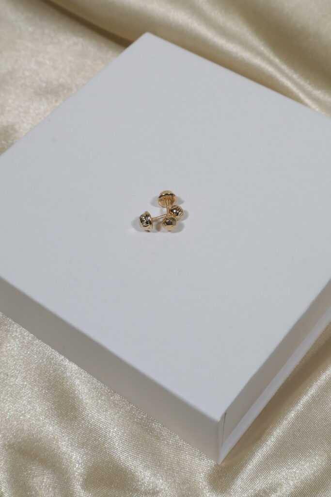 Topos Bola Diamantada 18K (N) Size 4MM Weight 0.5gr.