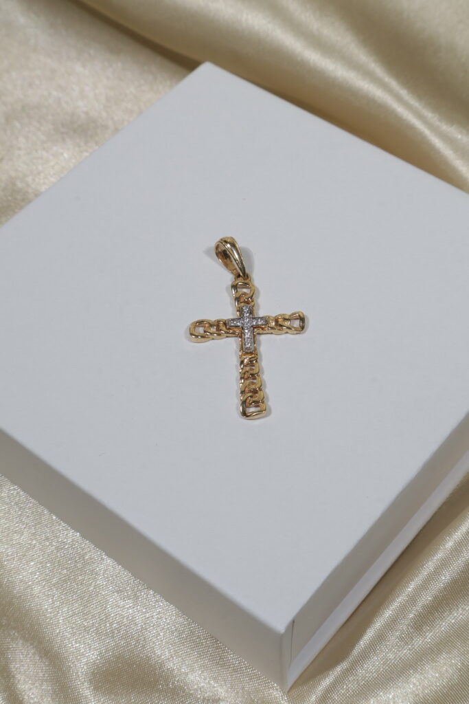 Dije Cruz Cubana 3.1gr / 4.1cm / Circones Blancos Dos Oros Amarillo Blanco 18K.