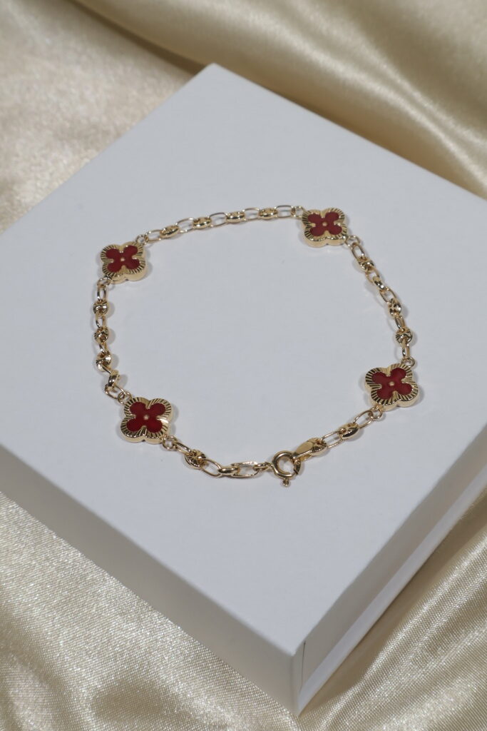 Pulso GC Trebol 4.6gr / 19cm / 3.1mm Diamantado Electroestatico Rojo Oro Amarillo 18K.