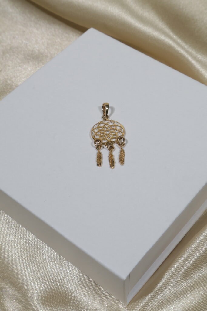 Dije Atrapasueños 1.55gr / 3.5cm / Liso Oro Amarillo.
