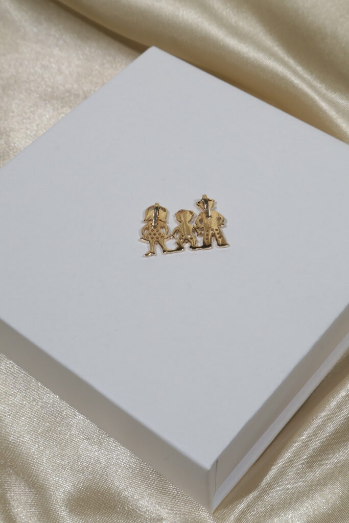 DIJE dije familia 18K (N) Size 3cm Weight 2.75g. - Image 2