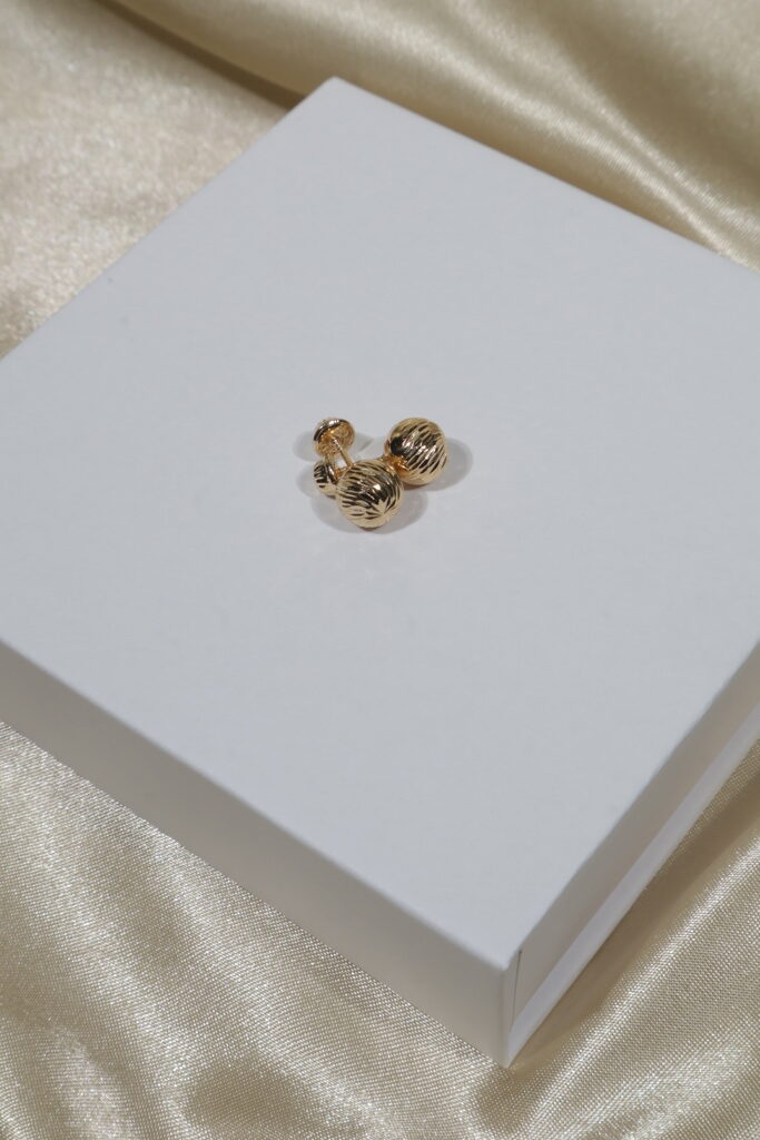 Topos Bola Diamantada 18K (N) Size 8mm Weight 1.1g.